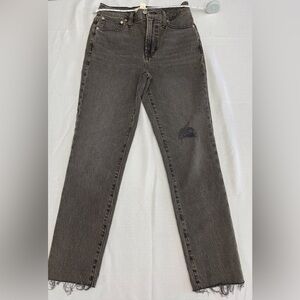 Madewell The Perfect Vintage Jean – Size 24
Color: Washed Black / Faded Black